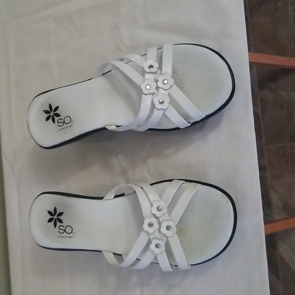 Women's sandals white 6 1/2 M